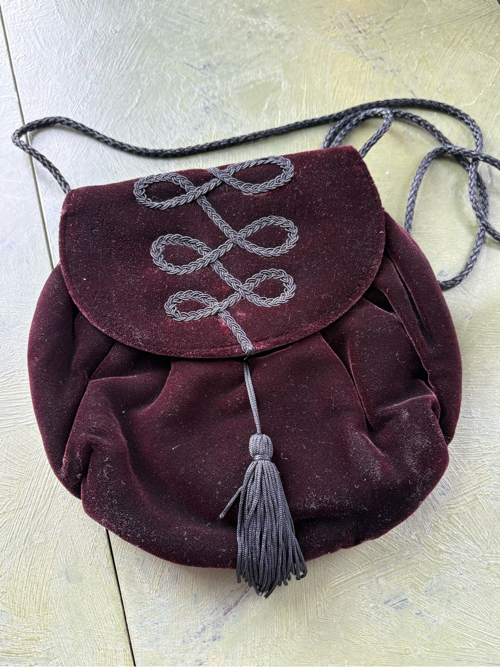 Vintage Velvet Tassel Crossbody Bag - Burgundy